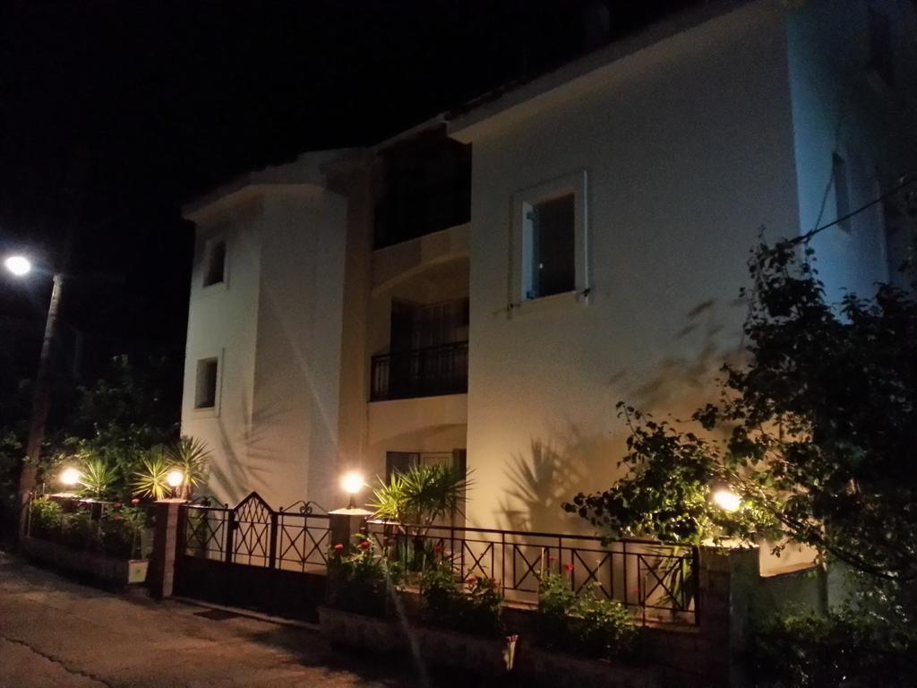 Friderica House Hotel Poros  Eksteriør billede
